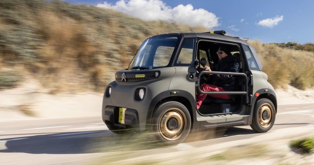 Afrikany Citroën Ami bilen geçmek