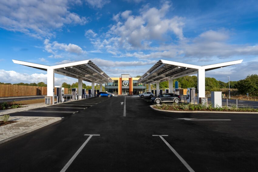 Gridserve Stevenage Elektrik Forecourt Açdy