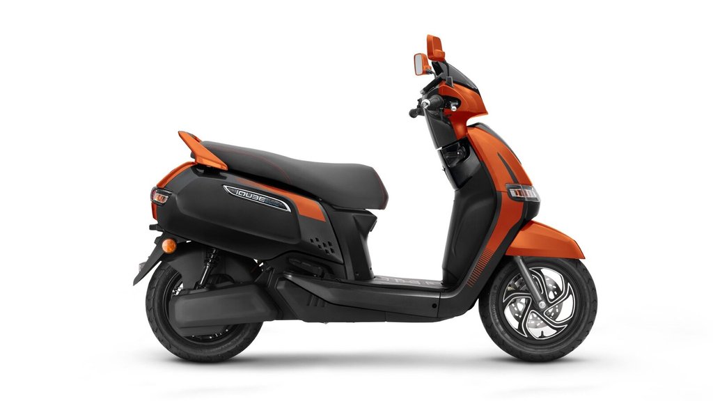 TVS iQube e-skuteriga 20,000 rupiyagacha chegirma