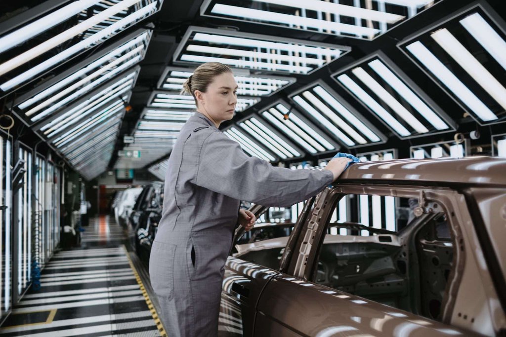 Jaguar Land Rover investira u električna vozila