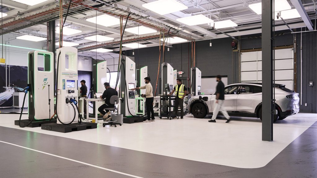 Electrify America åpner nytt teknologi-campus i Virginia