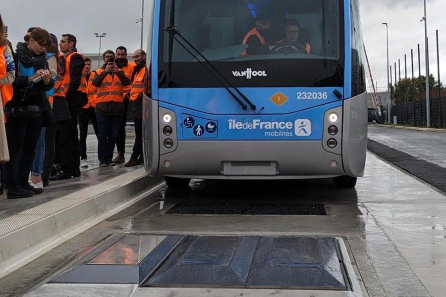 Hess preuzima električne autobuse u Parizu