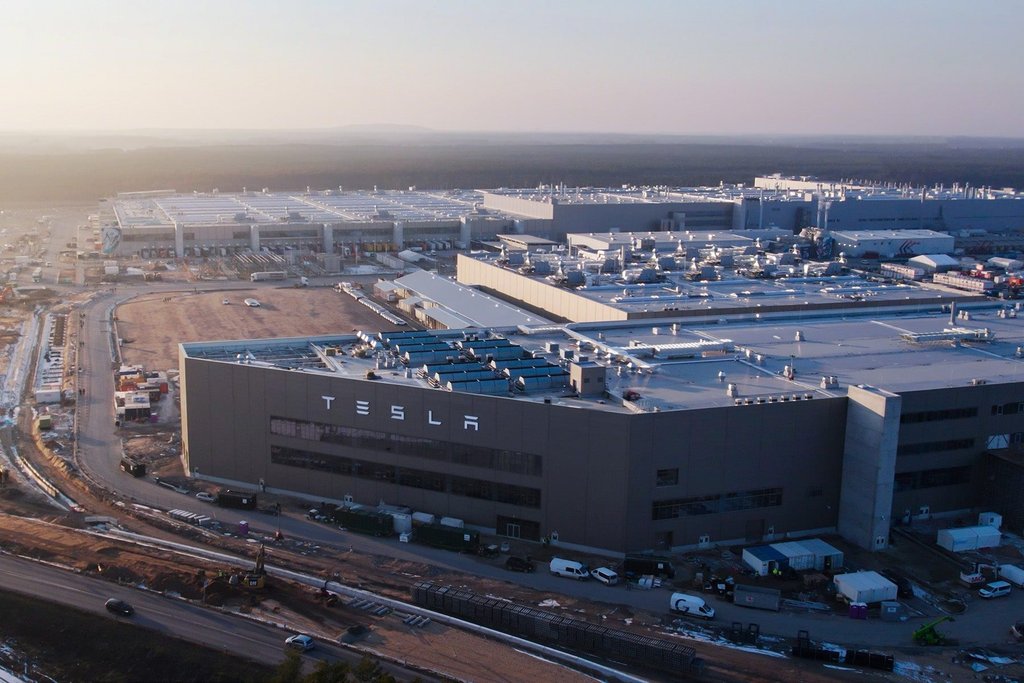 Tesla kontroliše bolovanja zaposlenika