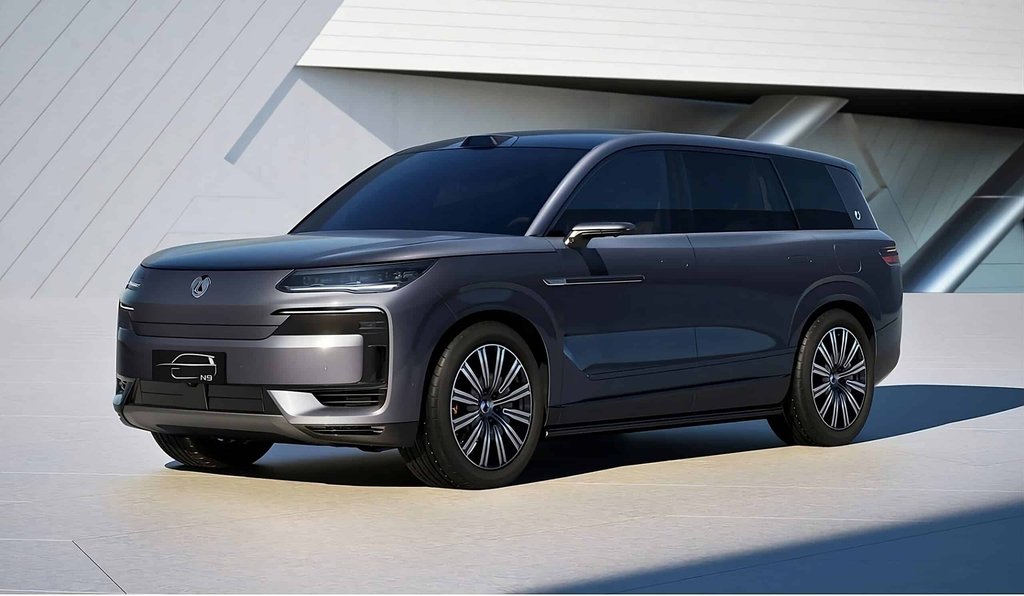 Denza N9 SUV-nyň Resmi Suratlary Görkezdildi