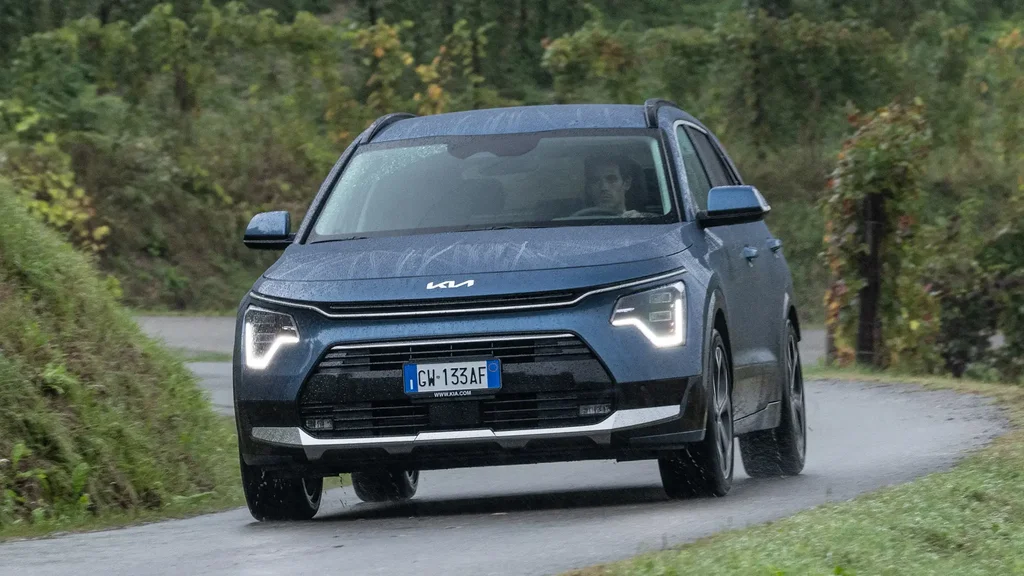 Kia Niro: 1600 km masofa, tri-yak yoqilg'i
