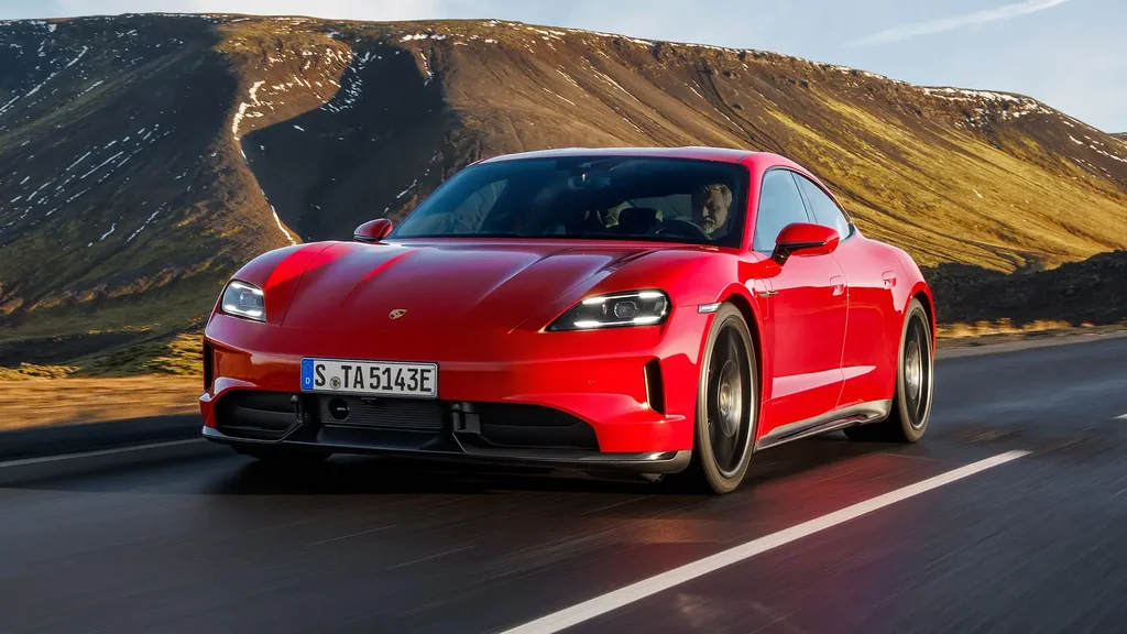2025-nji ýyl Porsche Taycan GTS we 4 öýjükleri