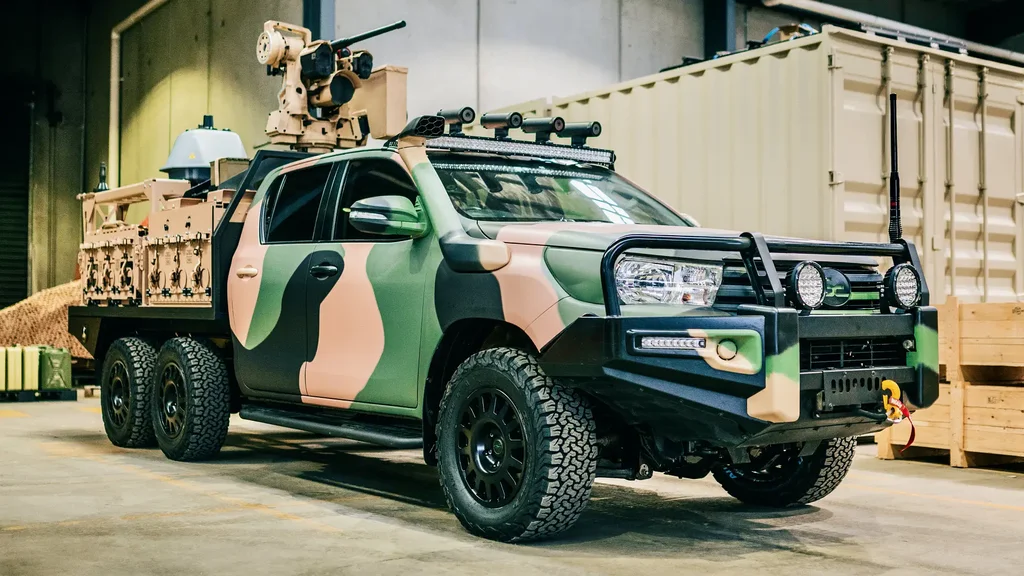 Toyota HiLux 6x6 Harby Ulag Tanyşdyryldy