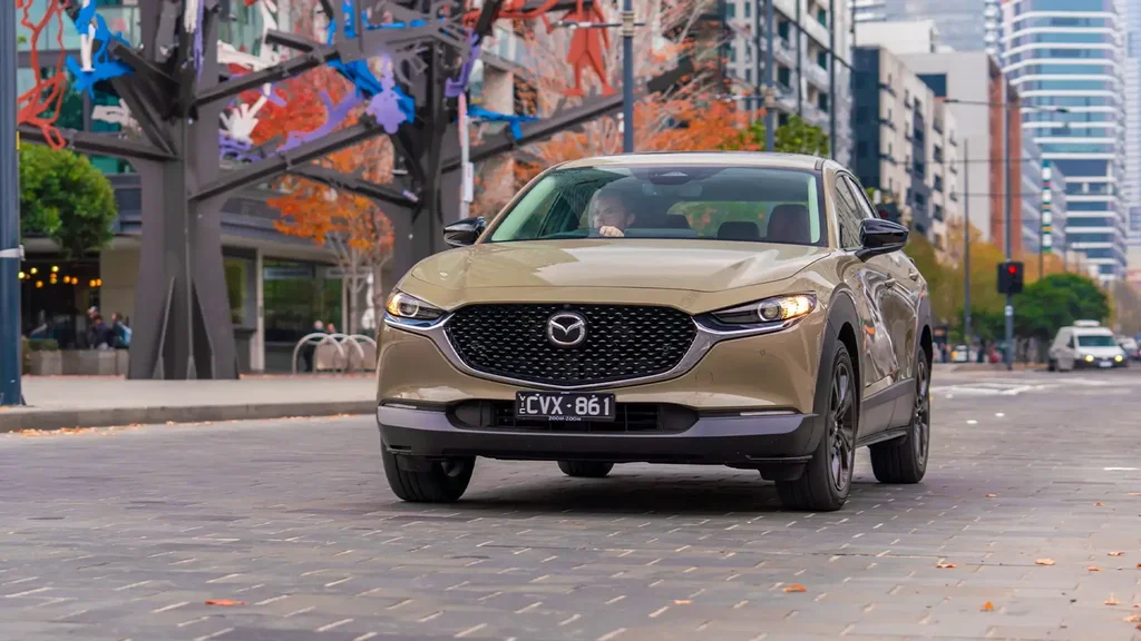 Mazda CX-30: Kichik SUV Segmentida Yangi Nafas