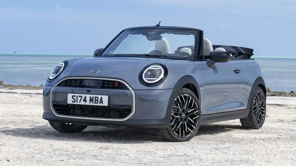 2025-nji Mini Cooper Convertible: Täze Modeliň Anyklygy