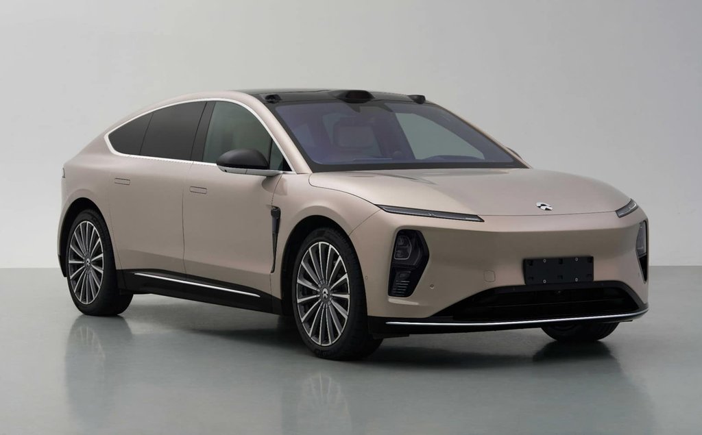 Nio ET9: 700 At Guýyjy Elektrik Sedan