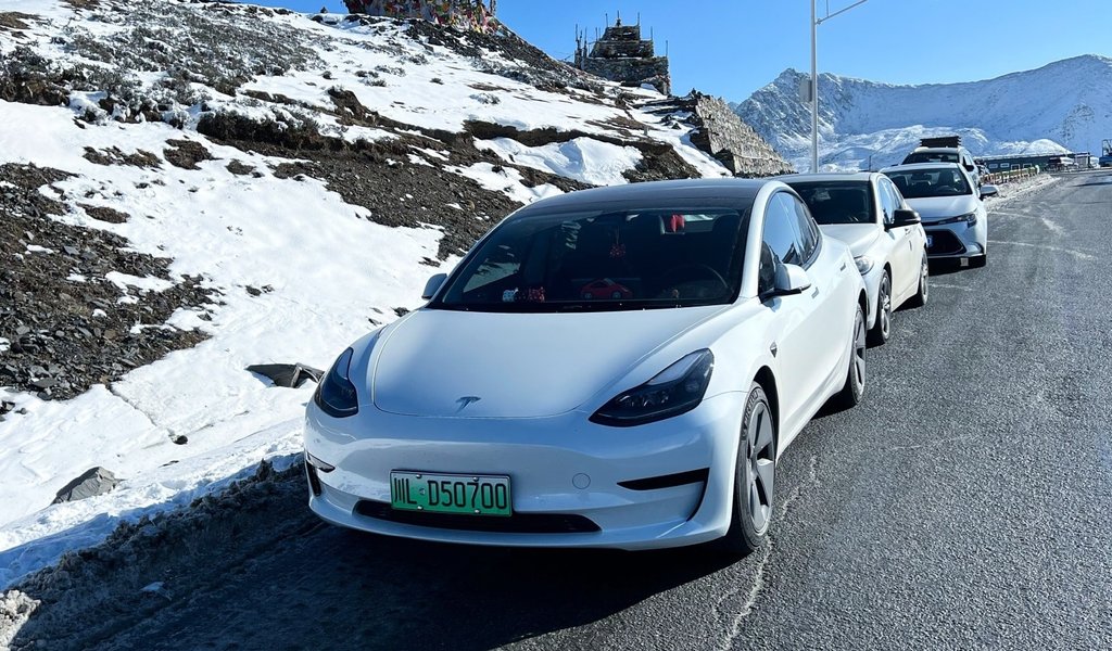 Tesla-nyň Hytaýdaky ösüşi we global satyşlar
