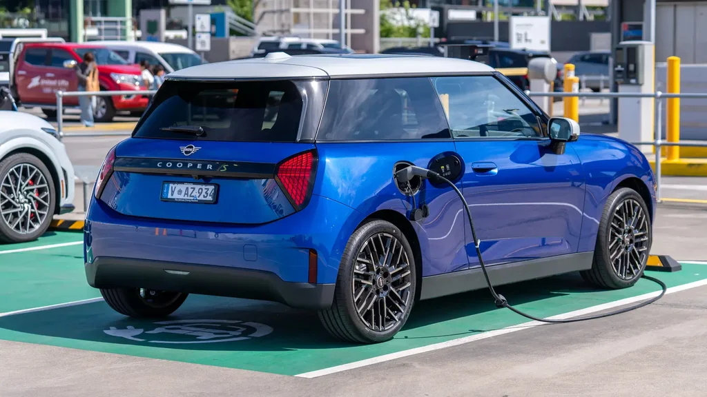 Mini Cooper we Aceman E üçin ýeňillikler