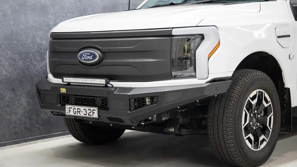Ford F-150 Lightning üçin ilkinji bull bar