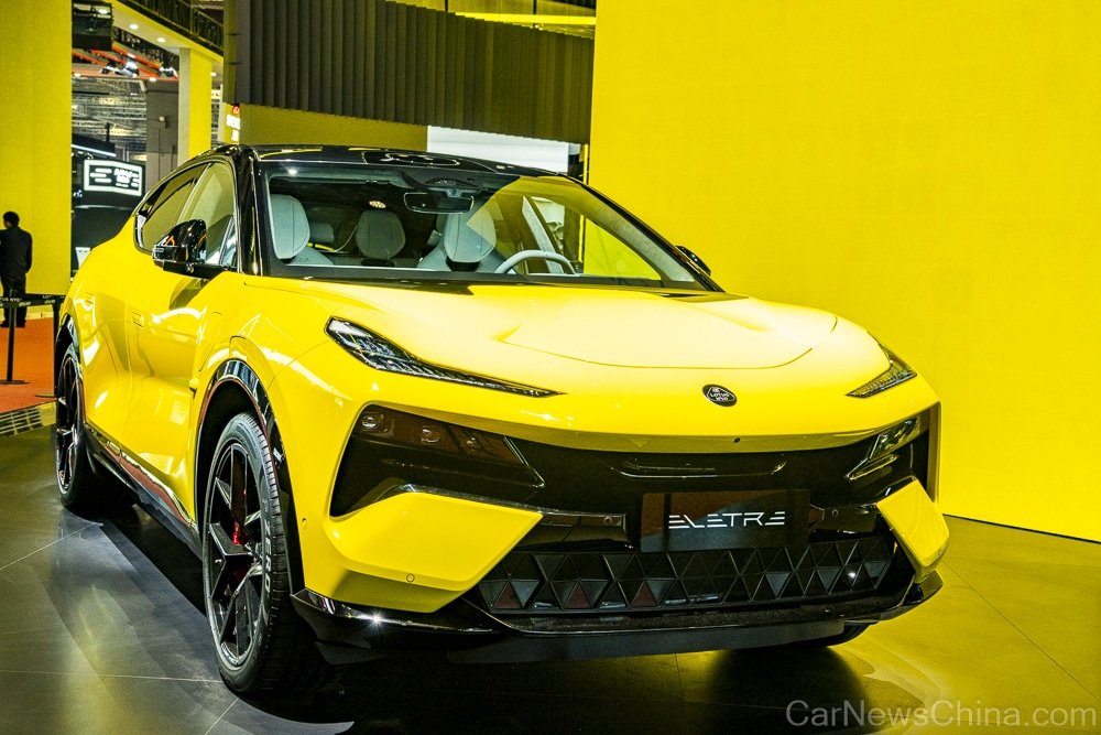Lotus Hytaýda adyny gaýtadan gazandy