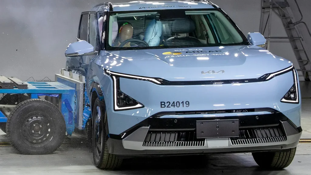 Kia EV5 elektrik SUV-siniň 5 ýyldyz howpsuzlygy