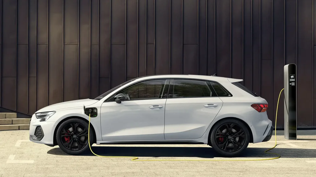 Audi A3 PHEV Australiýa üçin bahasy ýeňil maglumat