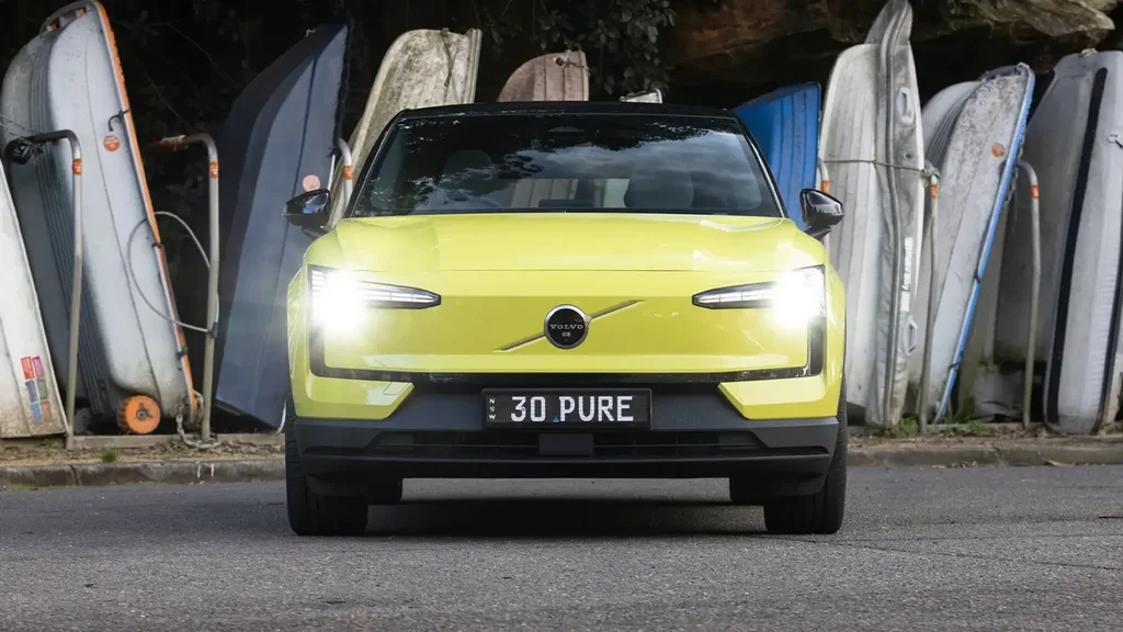 2024 Volvo EX30: Elektrik SUV Rewiewi