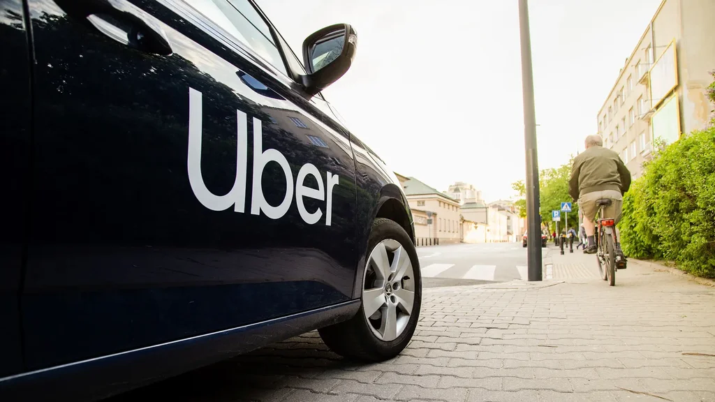 Uber Green: Hybridsy terk edýär, diňe elektrik bilen.