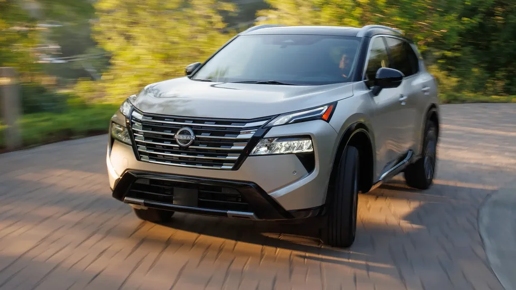 Nissan X-Trail 2025: Plug-in Hibrid Täze Tehnologiýa
