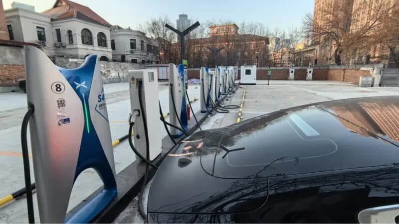 Xpeng va Volkswagen zaryad stansiyalarini birlashtirdi