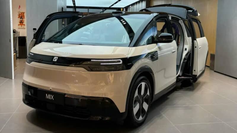 Zeekr Mix MPV: 3 süzgüçli gapy we 415 hp güýç